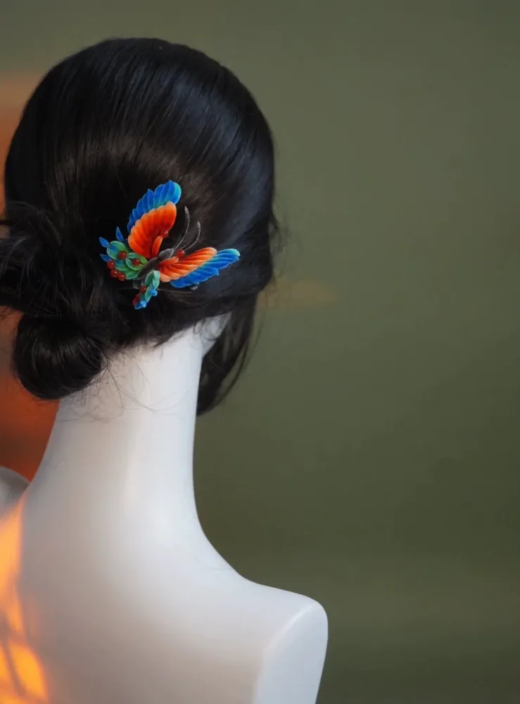 Handmade Ronghua Late Autumn Butterfly Hairpin | Mulberry Silk Velvet Classical Chinese Painting Butterfly Headwear – Image 3