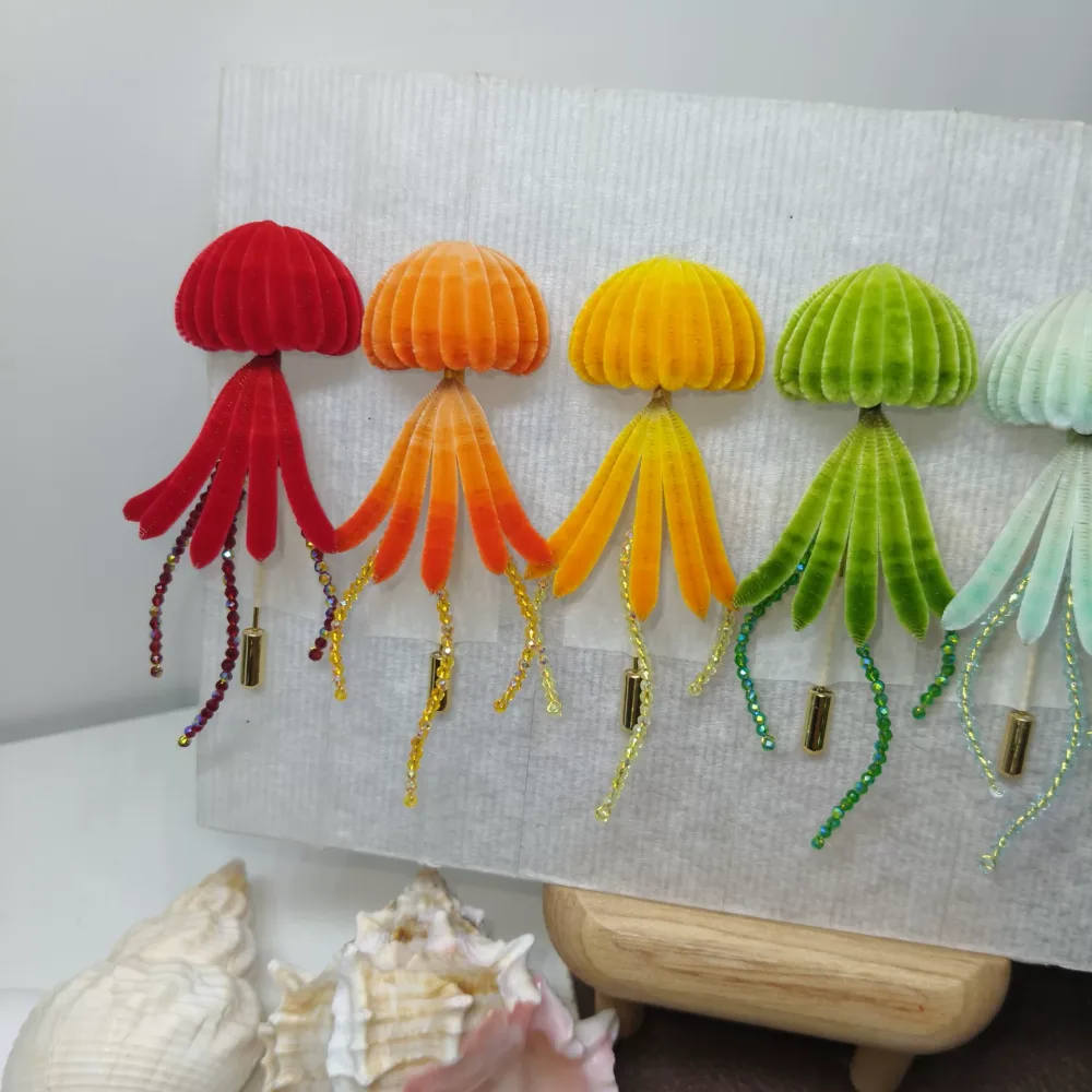 Handmade Ronghua Jellyfish Brooch - Rainbow Velvet Silk Pin – Image 3