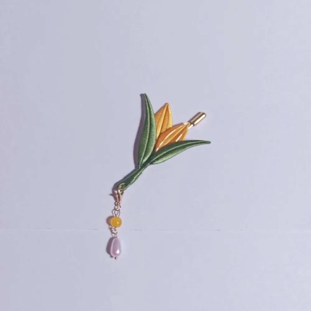 Handmade Chanhua Corn Brooch - Yellow Bud with Pearl Drop – Image 3