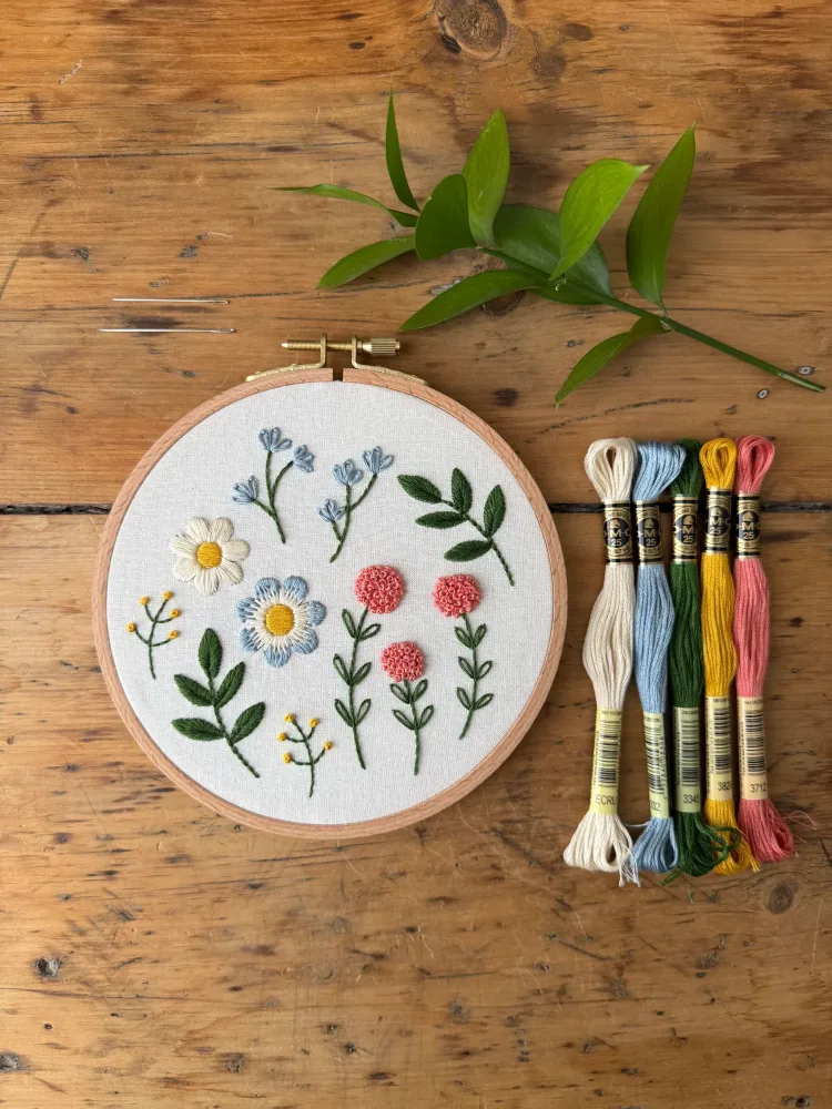 Ensemble de broderie - Floraison - Twin Folk – Image 2