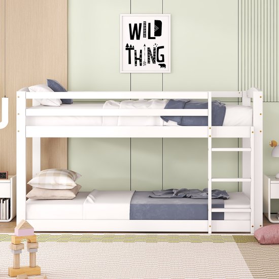 Lit superposé enfant 90x200cm – Pin massif – 15 lattes – 120kg capacité – Rails de sécurité – Profil bas – Rangement – Design minimaliste – Montage facile Lit superposé enfant 90x200cm – Pin massif – 15 lattes – 120kg capacité – Rails de sécurité – Profil bas – Rangement – Design minimaliste – Montage facile