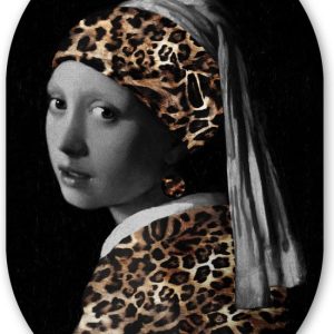 Ovale mural – Décoration murale en plastique – Tableau ovale – La jeune fille à la perle – Johannes Vermeer – Imprimé panthère – 40×60 cm – Forme miroir ovale sur plastique Ovale mural – Décoration murale en plastique – Tableau ovale – La jeune fille à la perle – Johannes Vermeer – Imprimé panthère – 40×60 cm – Forme miroir ovale sur plastique