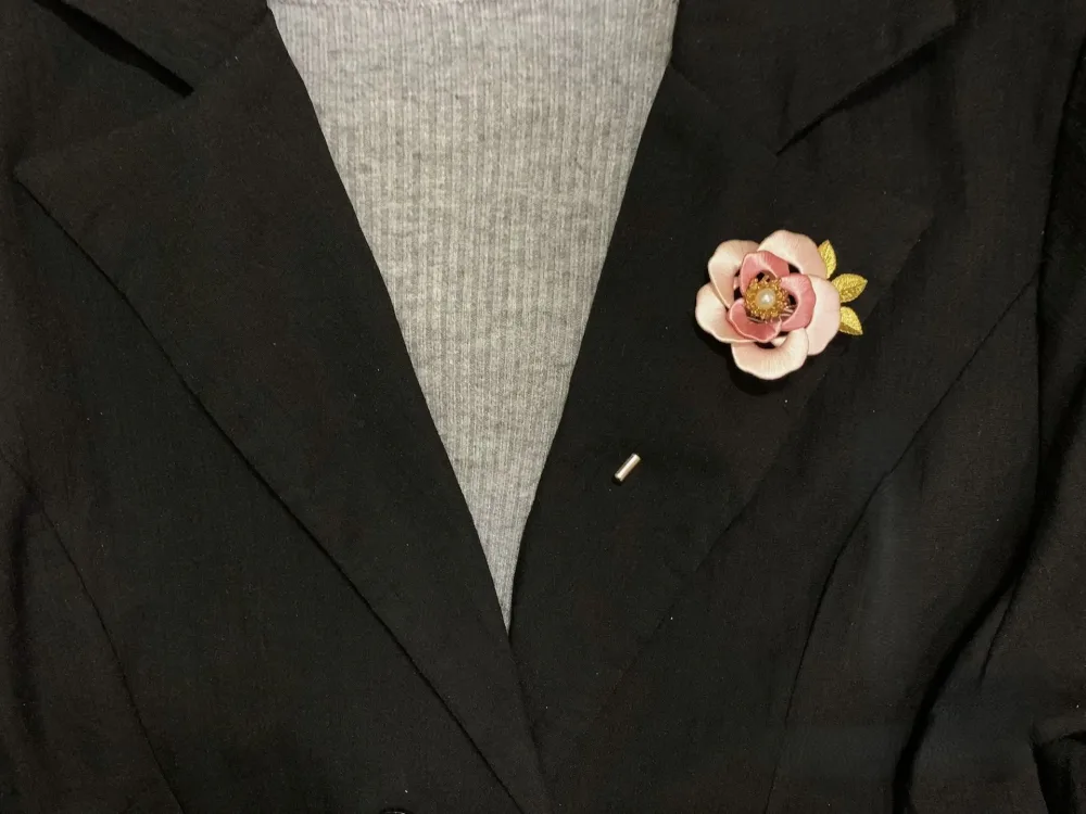 Handmade Chanhua Rose Brooch - Thread Rose Flower Pin – Image 3