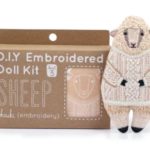 Mouton – Kit peluche à broder (niveau 4) – KIRIKI PRESS Mouton – Kit peluche à broder (niveau 4) – KIRIKI PRESS