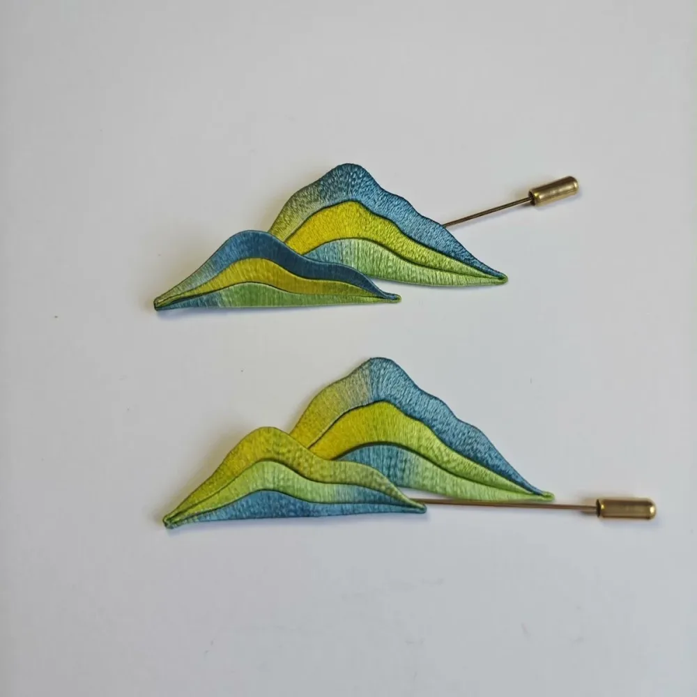 Handmade Thread-Wrapped Mountain Landscape Brooch - Artisanal Chanhua "Endless Rivers and Mountains" Pin – Image 2