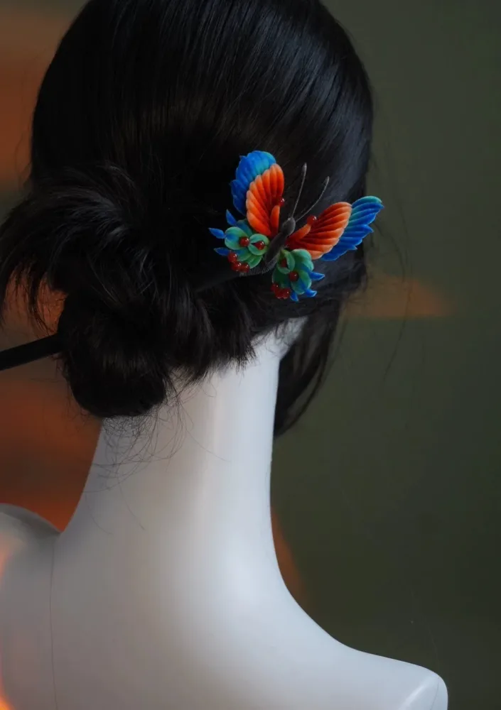 Handmade Ronghua Late Autumn Butterfly Hairpin | Mulberry Silk Velvet Classical Chinese Painting Butterfly Headwear – Image 2