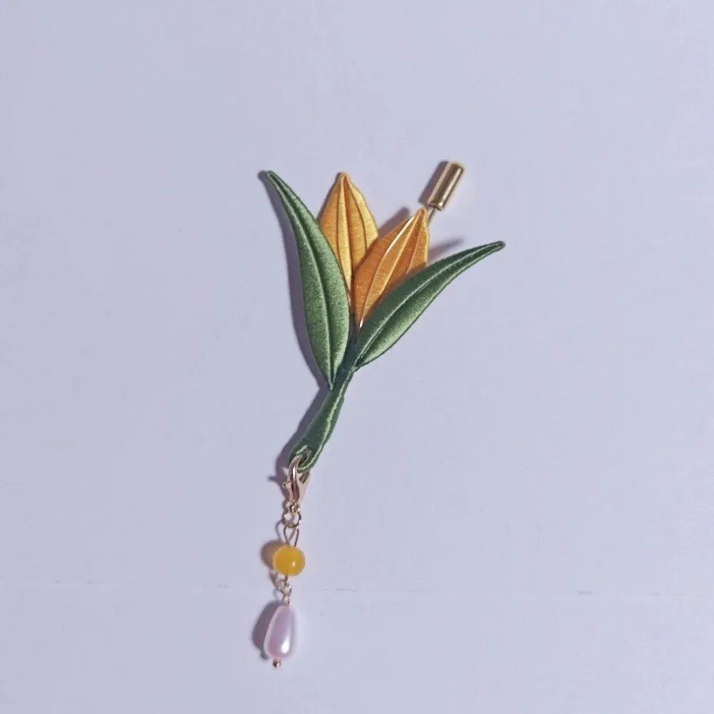 Handmade Chanhua Corn Brooch - Yellow Bud with Pearl Drop – Image 2