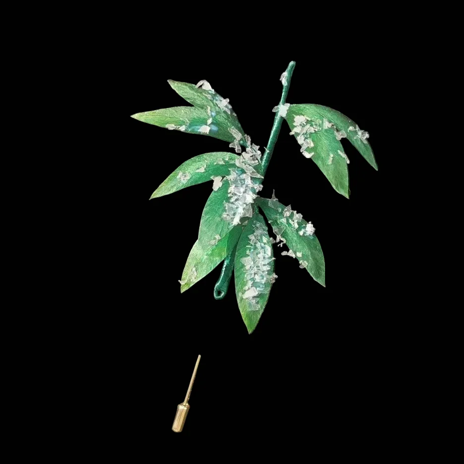 Handmade Snow Bamboo Ronghua Brooch - Artisanal Silk Botanical Pin