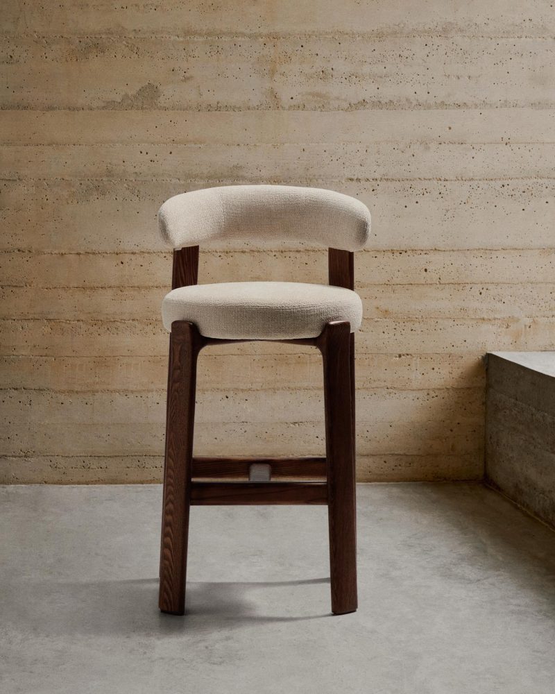 Hocker Granite aus beigefarbener Chenille und massivem Eschenholz mit walnussholzfarbenem – Image 2
