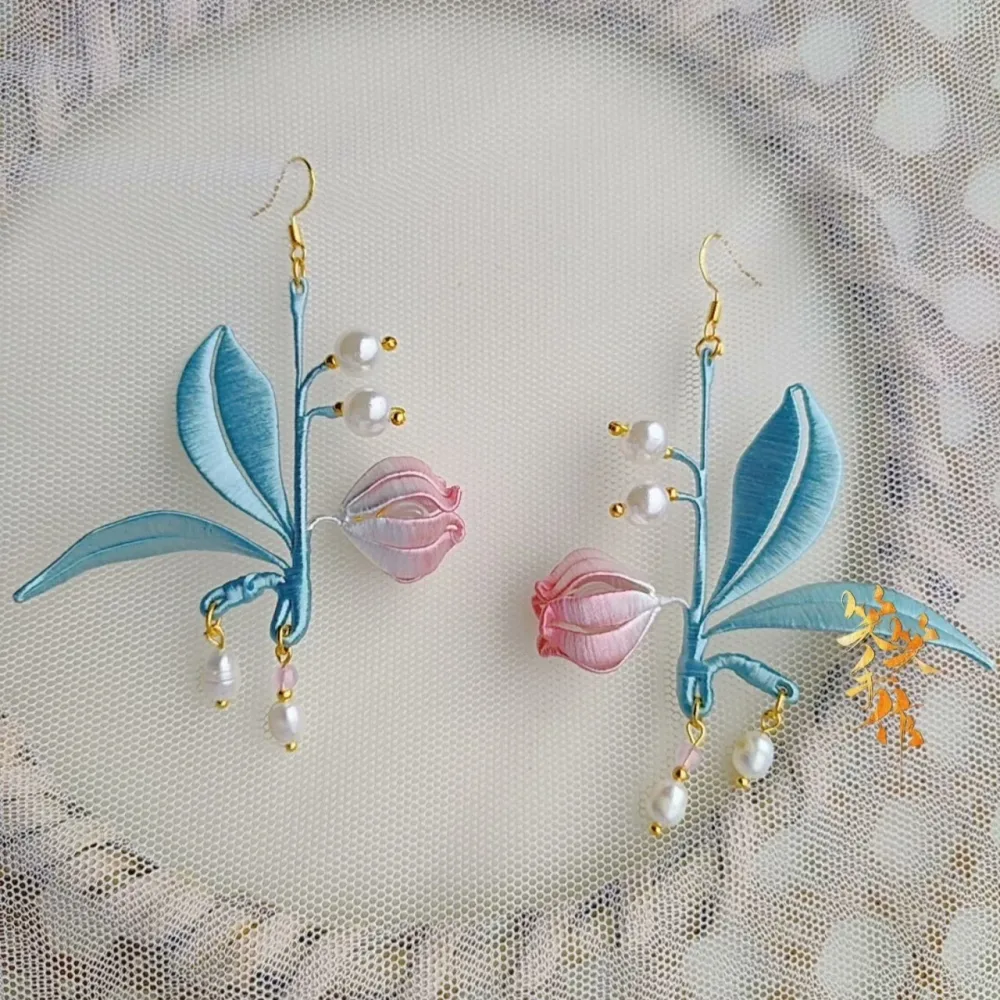 Handcrafted Chanhua Orchid & Pearl Earrings - 925 Silver Hooks – Image 3