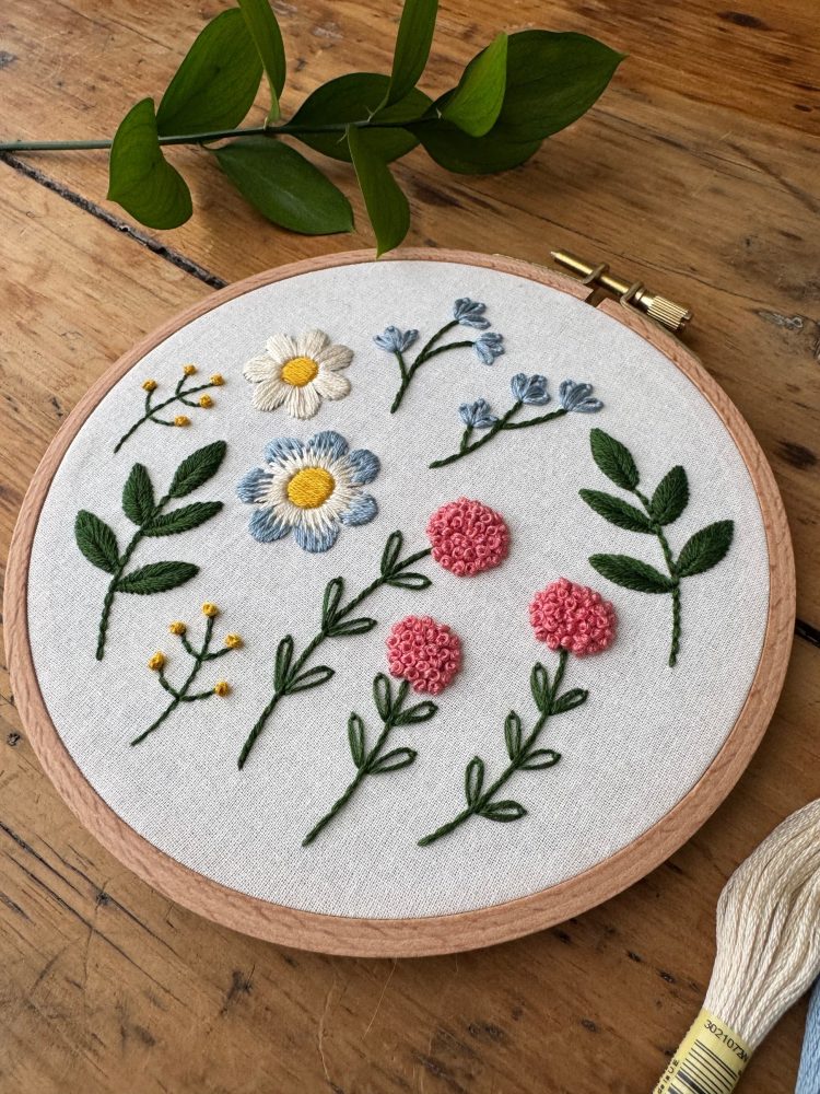 Ensemble de broderie - Floraison - Twin Folk – Image 3