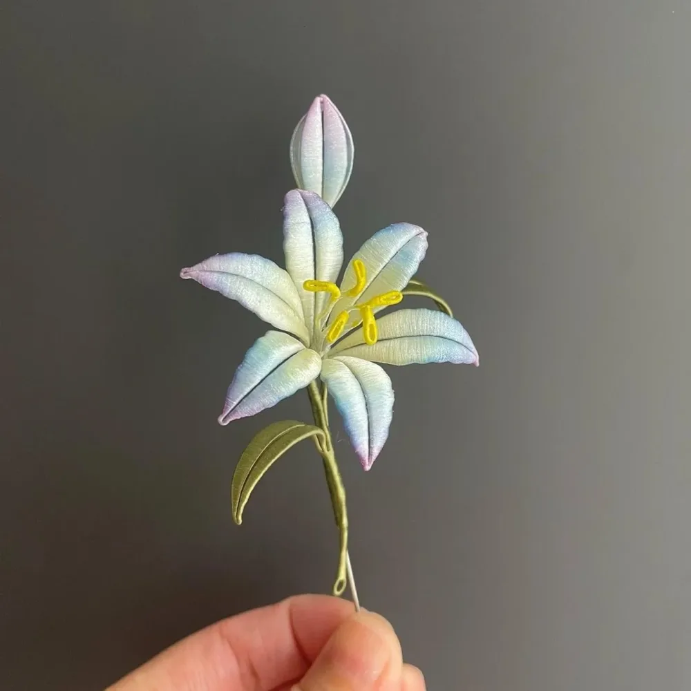 Lily Handmade Brooch - Silk Brooch(Chanhua) – Image 3