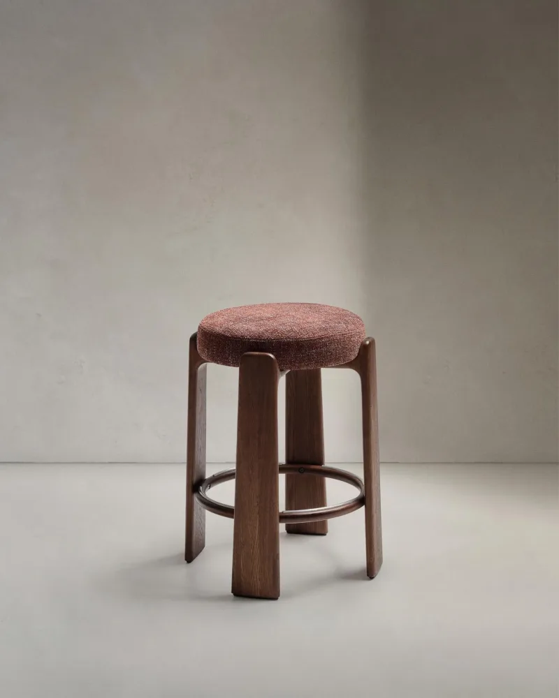 Hocker Granite aus brauner Chenille und massivem Eschenholz mit nussbaumfarbenem Finish, F