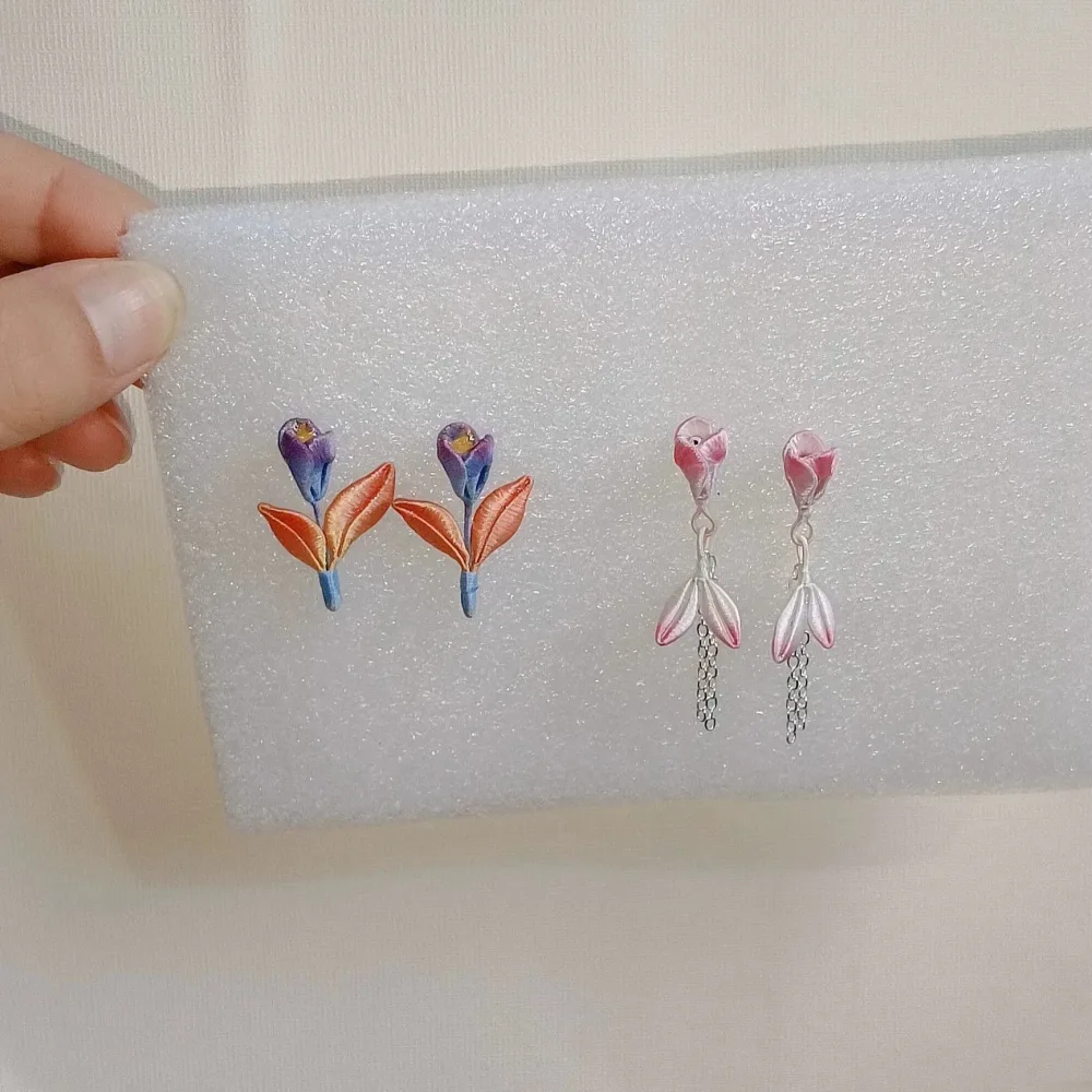 Handmade Chanhua Flower Drop Earrings – Image 2