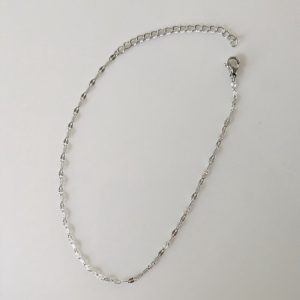 M-apART Élégante chaîne de cheville en acier chirurgical avec de beaux maillons plats M-apART Élégante chaîne de cheville en acier chirurgical avec de beaux maillons plats