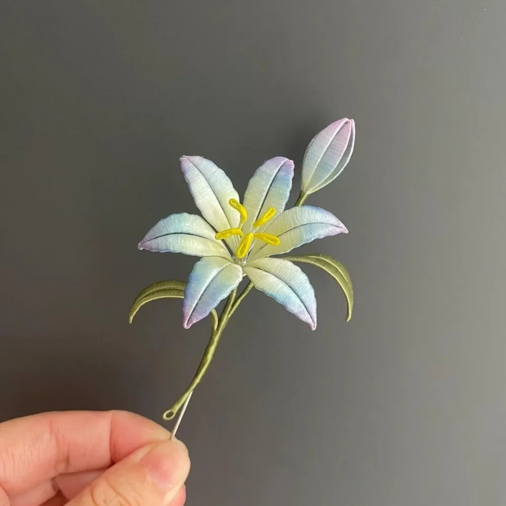 Lily Handmade Brooch - Silk Brooch(Chanhua) – Image 2