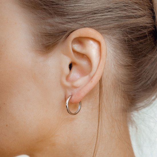 Hey Happiness Medium Créoles Essential Dames Boucles d’oreilles – Argent Sterling 925 – Ø18 mm – Classique & Elegant – Argent Hey Happiness Medium Créoles Essential Dames Boucles d’oreilles – Argent Sterling 925 – Ø18 mm – Classique & Elegant – Argent