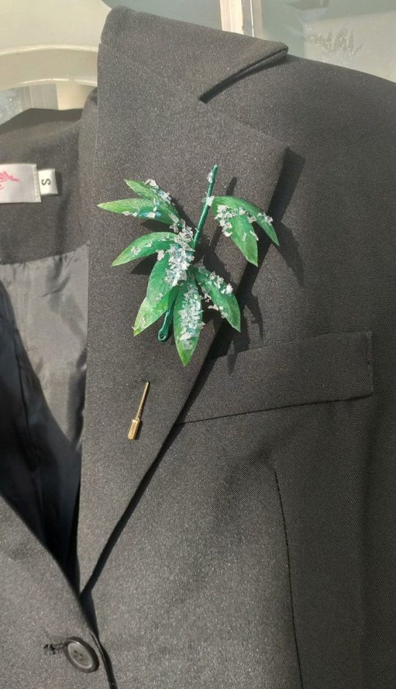 Handmade Snow Bamboo Ronghua Brooch - Artisanal Silk Botanical Pin – Image 3