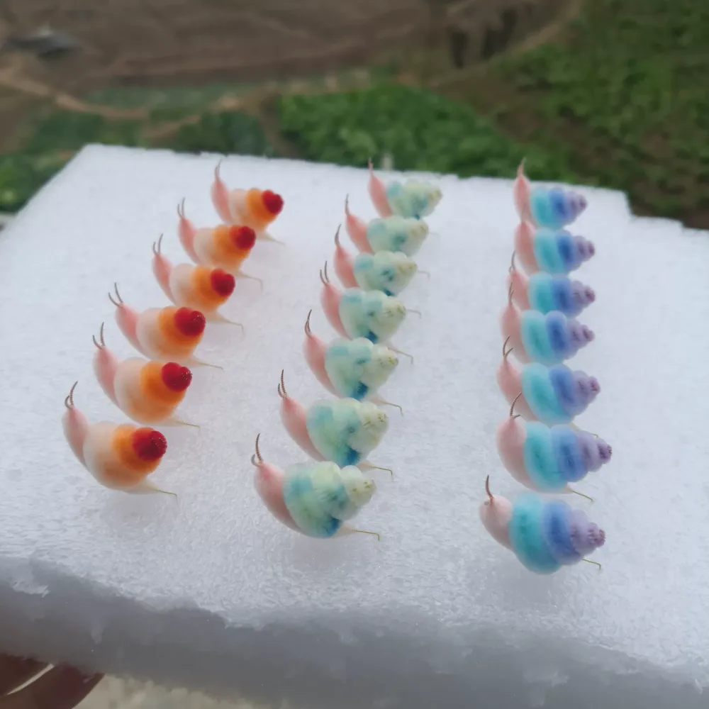 Handmade Small Ronghua Snail Ornament - Natural Mulberry Silk, 7 Colors – Image 2
