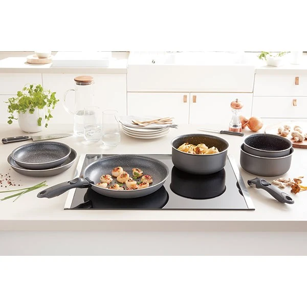 Lot 3 casseroles et 3 poêles anti-adhésives Effet Pierre et 2 manches amovibles Mathon – Image 2