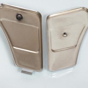 Paire de trappe porte de boite à outils pour mobylette Peugeot 103 acier zingué Paire de trappe porte de boite à outils pour mobylette Peugeot 103 acier zingué