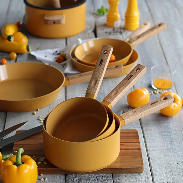 Casserole Ector induction aluminium revêtu manche en bois 18 cm jaune Ogo – Image 3