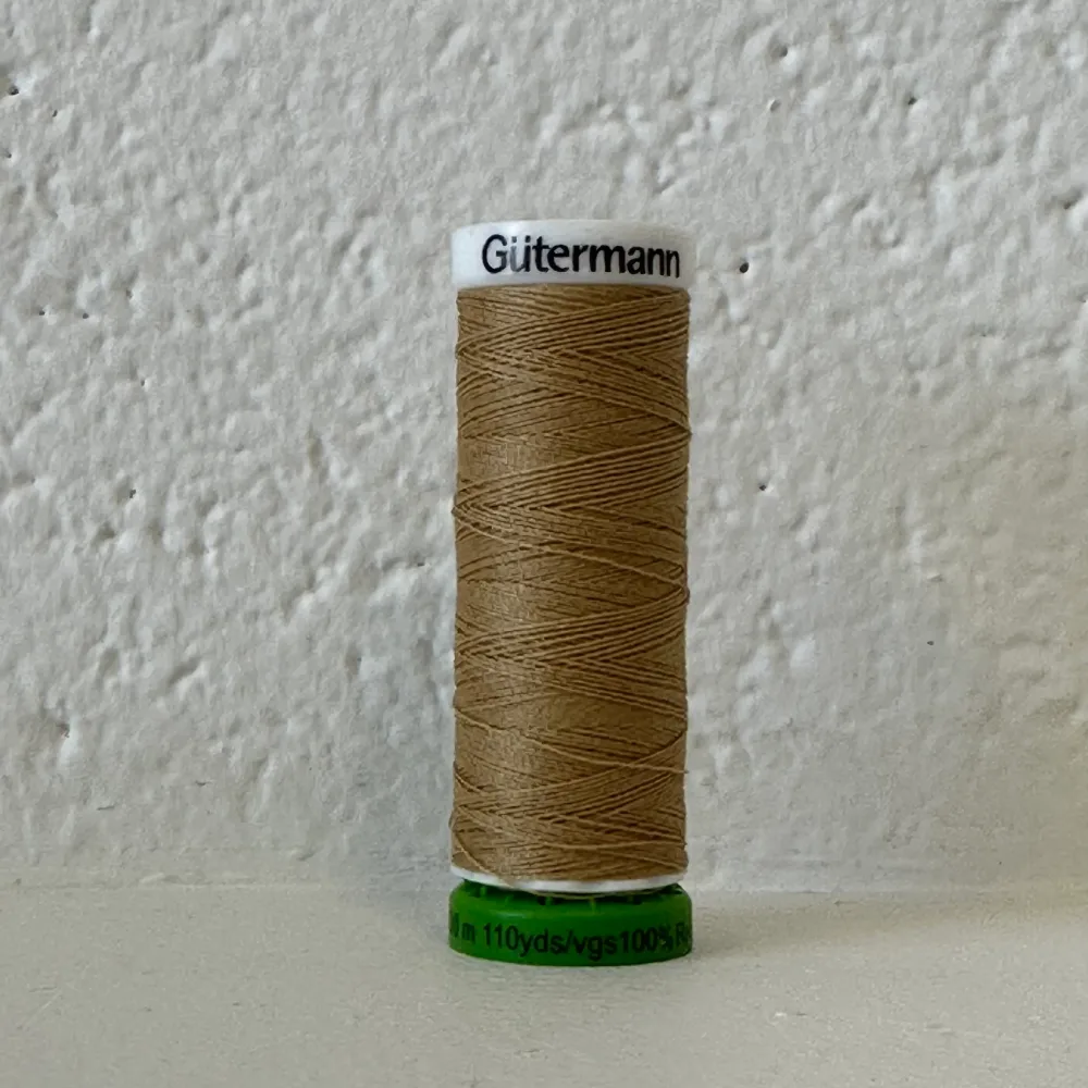Fil de polyester recyclé / rPet – 591 Granola- GÜTERMANN Fil de polyester recyclé / rPet – 591 Granola- GÜTERMANN