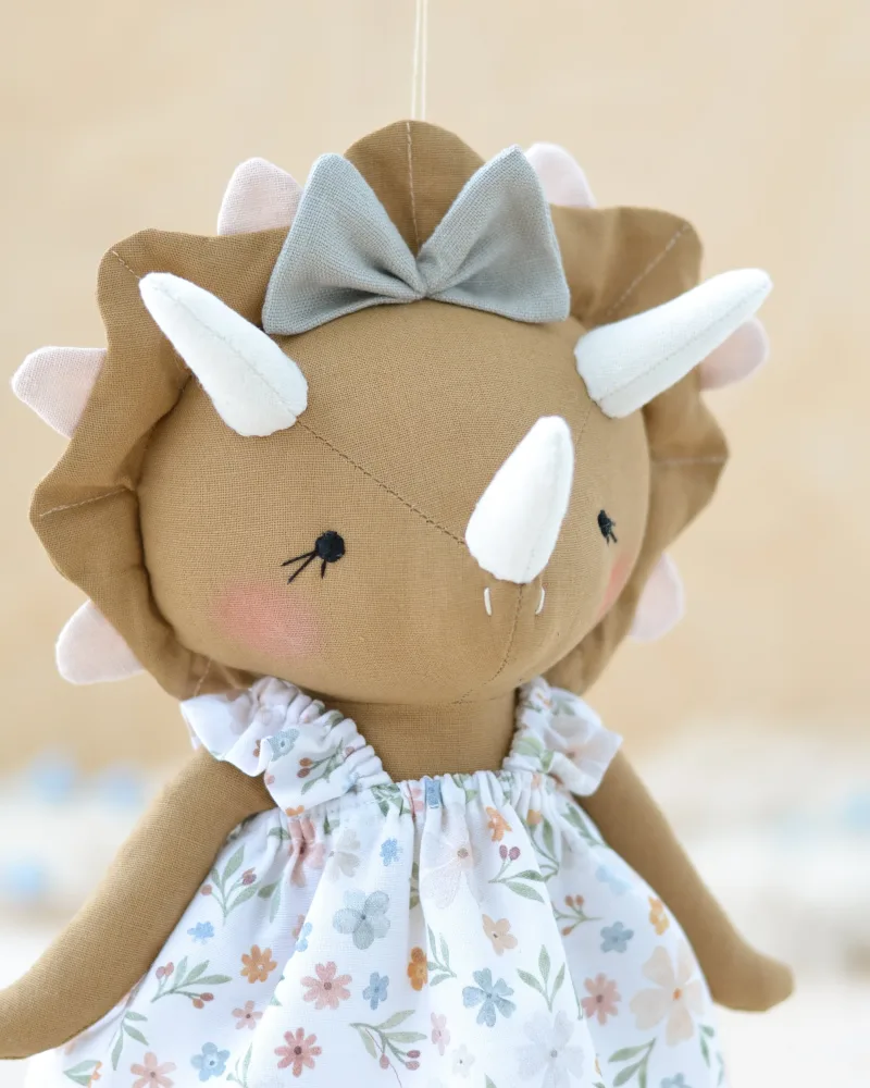 Patron de Couture Doudou Dinosaure Tricératops