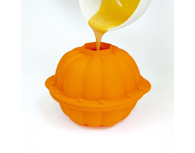 LÉKUÉ Backform 3D Kürbis Silikon ø 17 cm orange – Image 2