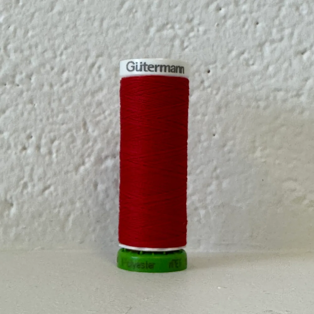 Fil de polyester recyclé / rPet - 156 Rouge - GÜTERMANN