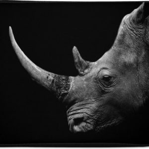Housse ordinateur 13 pouces – Rhinocéros – Animaux – Zwart – Wit – Portrait – Housse ordinateur – Dimensions intérieures 32×22,5 cm – Dos noir