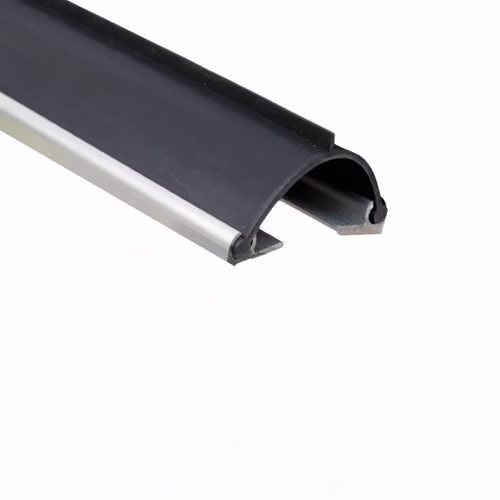 Joint pour porte battante et rail plat