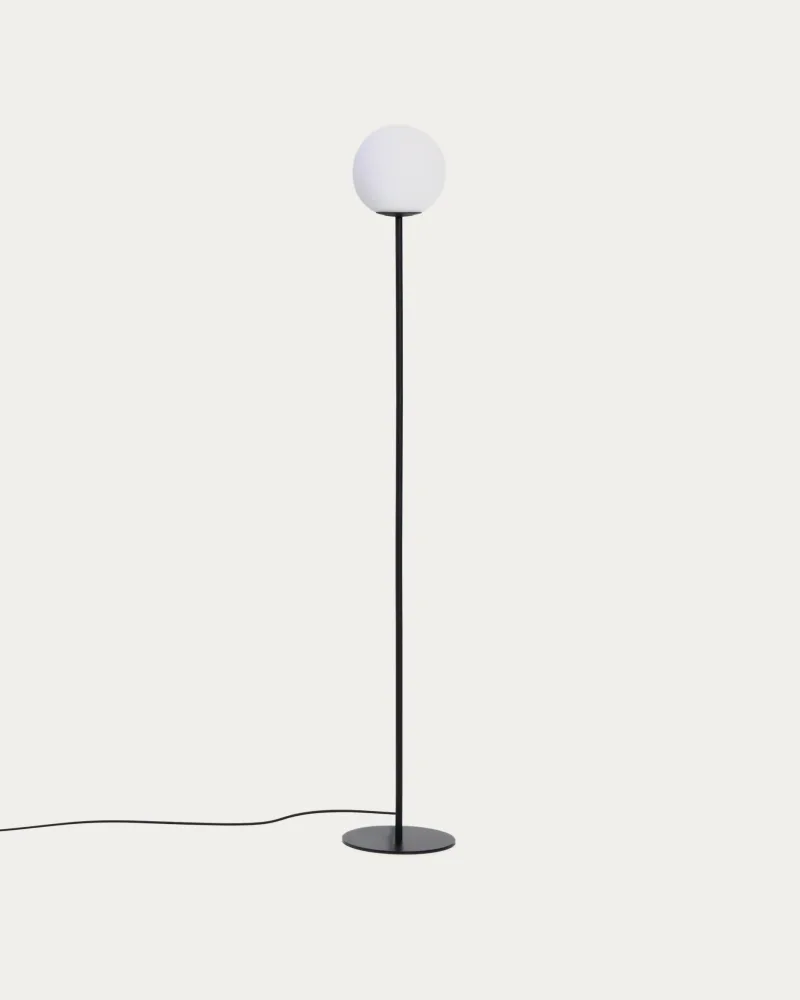 Stehlampe Brisia aus Metall mit schwarzem Finish und einer Glaskugel Ø20 cm