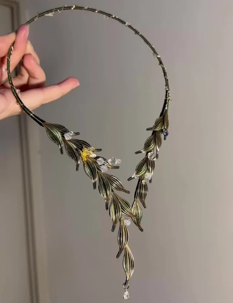 Handmade Chanhua Yingluo Necklace - Artisanal Thread-Wrapped Statement Necklace – Image 2