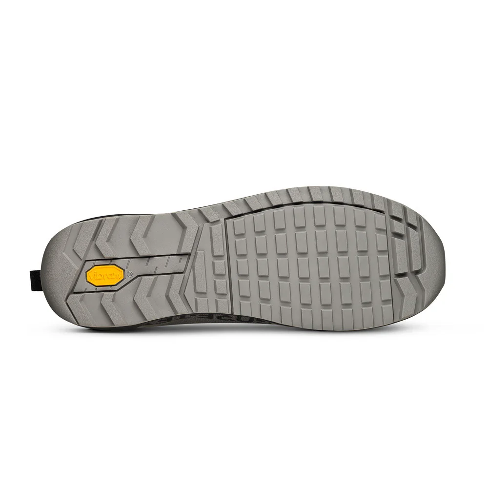 Chaussures VTT FIZIK TERRA ERGOLACE GTX FLAT Noir/Gris – Image 2