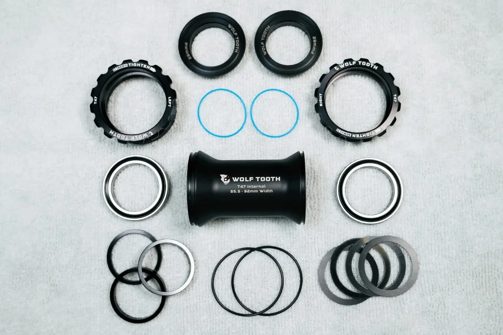Boitier de Pédalier WOLFTOOTH T47 Externe 29mm SRAM DUB Ultraviolet – Image 3