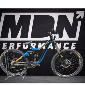 Giant Glory 2 – DH Taille S Giant Glory 2 – DH Taille S