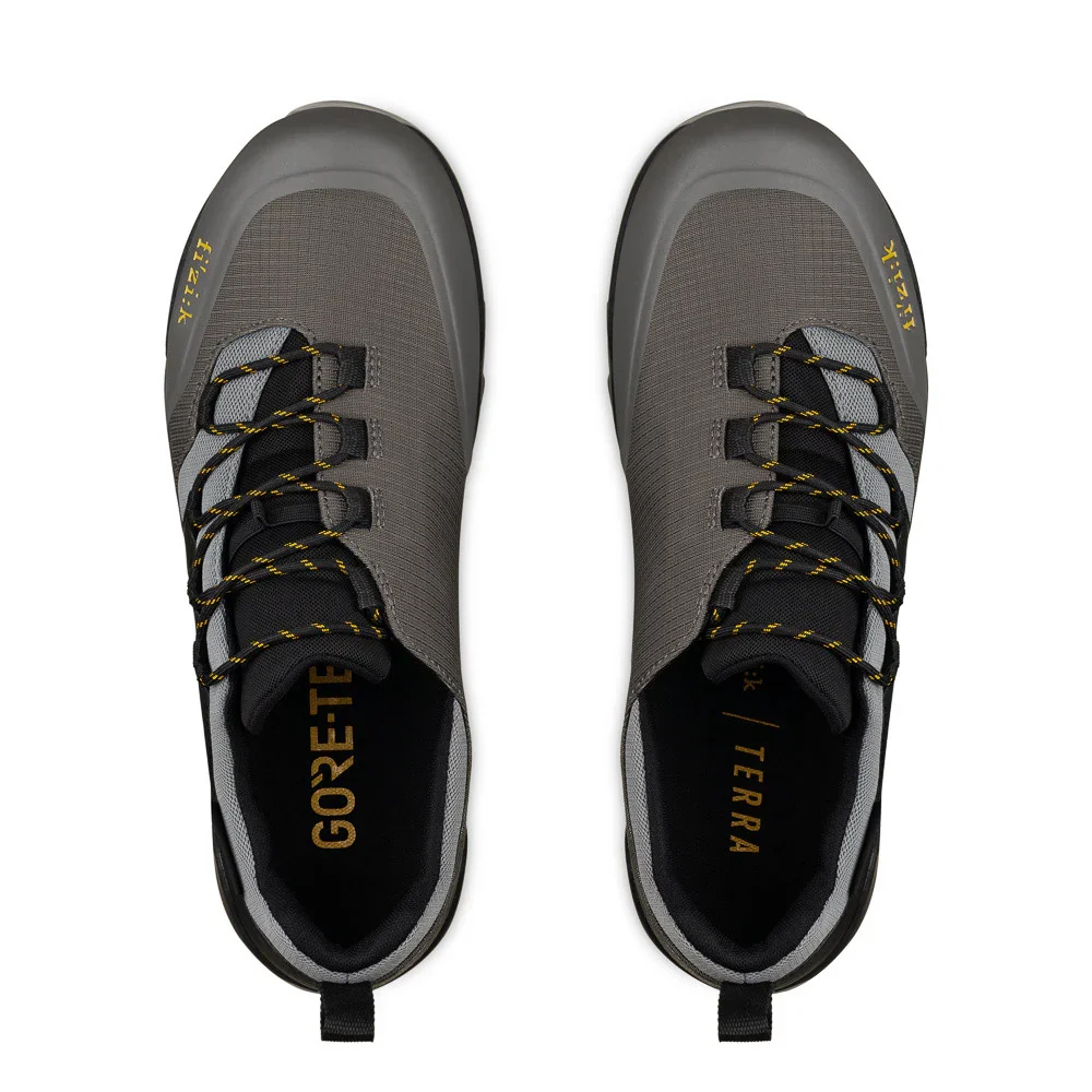 Chaussures VTT FIZIK TERRA ERGOLACE GTX FLAT Noir/Gris – Image 3