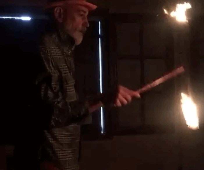 MyStyx bâton de feu avec extrémités en mèche Kevlar - Motif Lave en fusion - Achetez-en un et obtenez-en un gratuitement