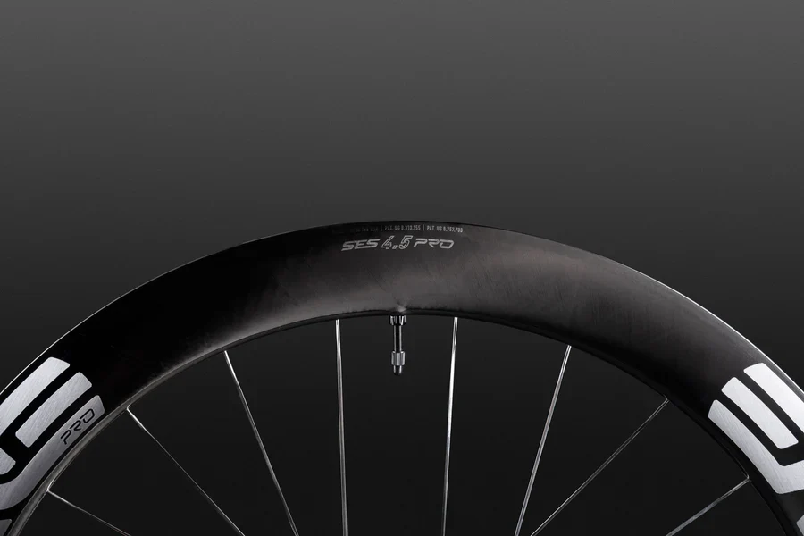 Roue Avant ENVE SES 4.5 PRO Tubeless Ready (Center Lock) Blanc – Image 3