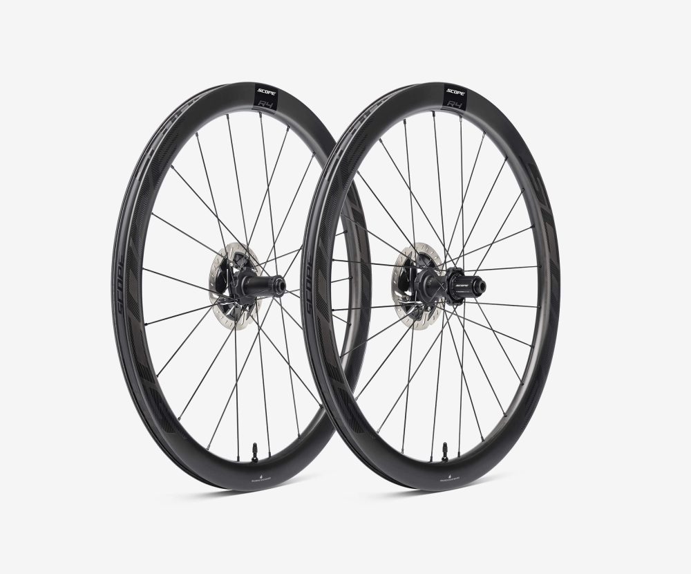 Paire de Roues SCOPE NOIR RACE 45 DISC à Pneus (Center Lock)