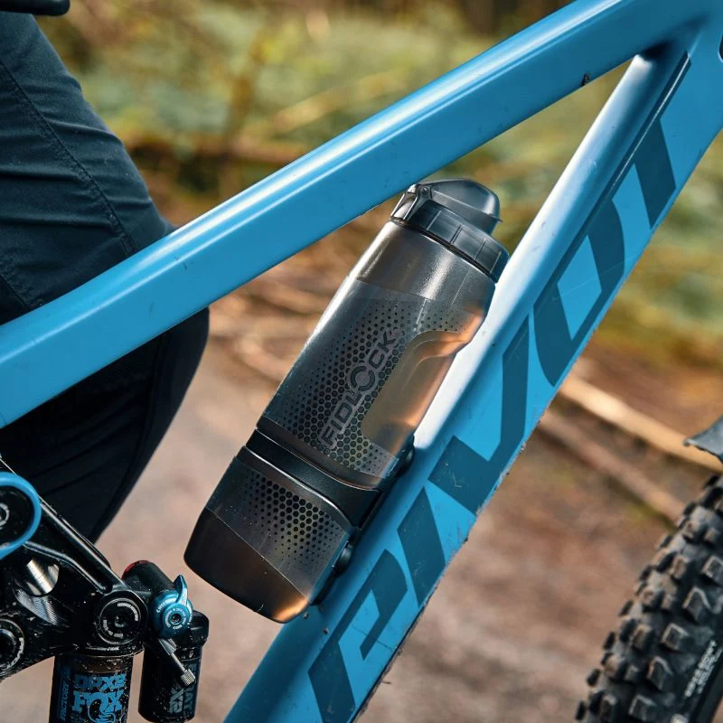 Kit Bidon et Porte-Bidon FIDLOCK TWIST BIKE BASE 800 ml Fumé – Image 2